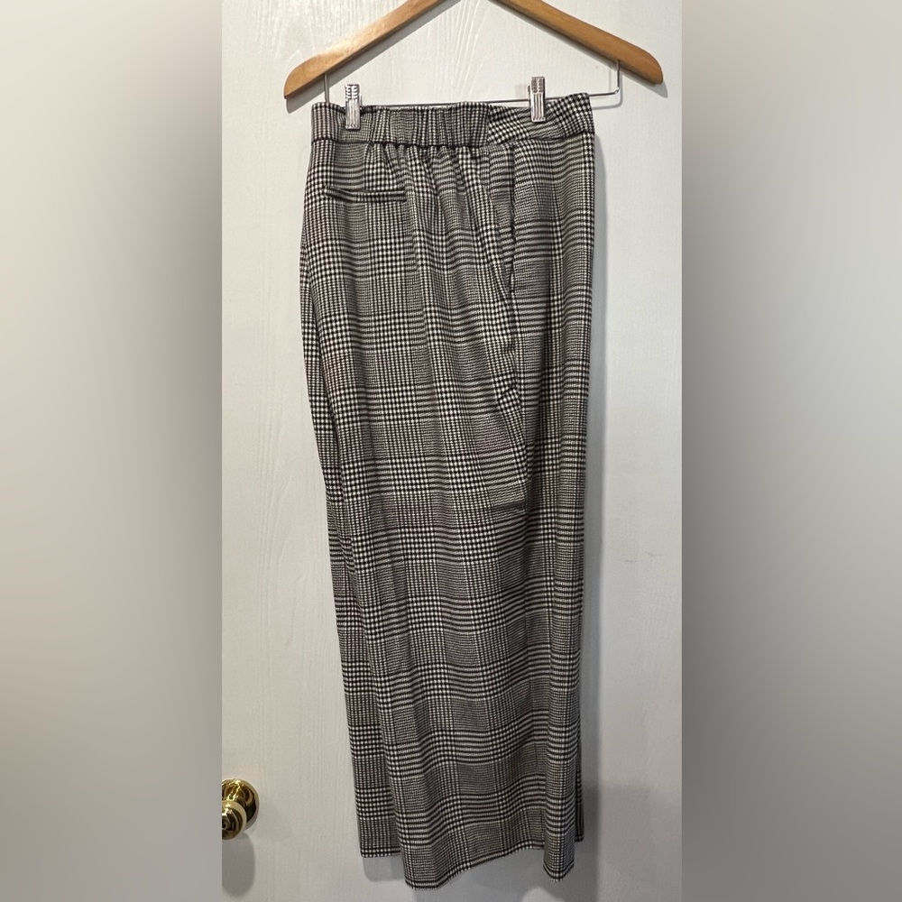 Wide leg trousers